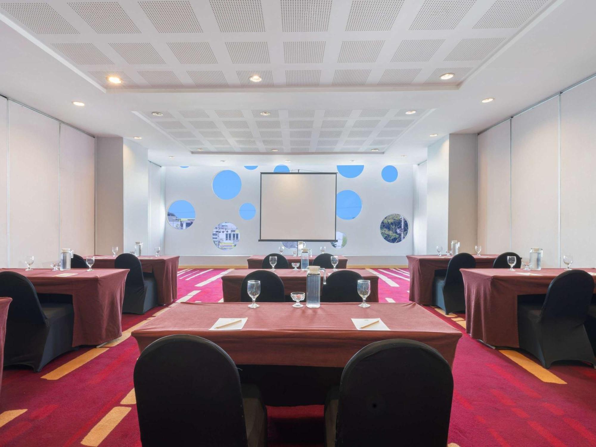 Ibis Styles Malang Hotel Екстериор снимка