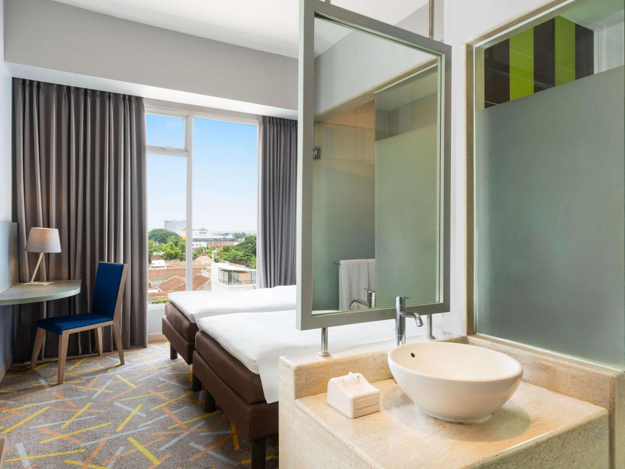Ibis Styles Malang Hotel Екстериор снимка