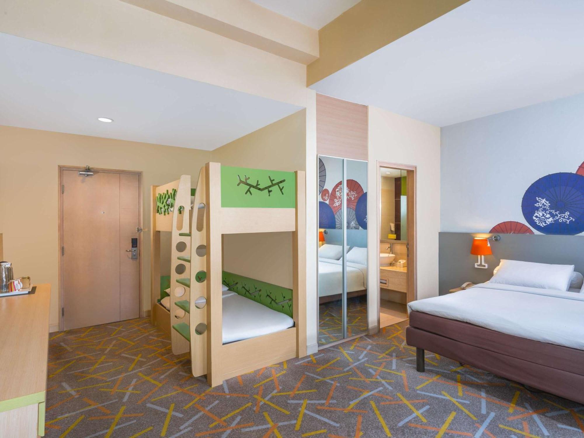 Ibis Styles Malang Hotel Екстериор снимка