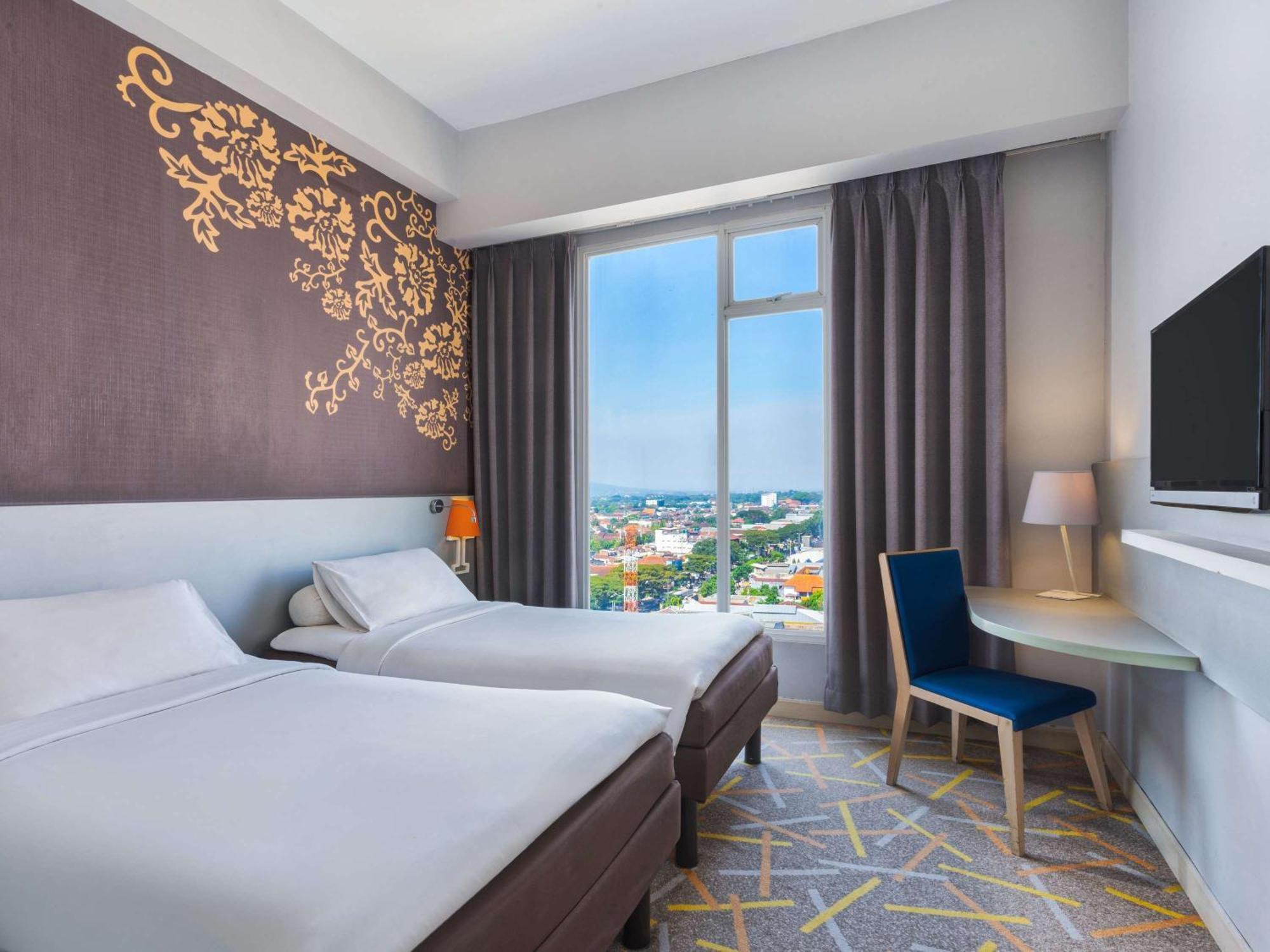 Ibis Styles Malang Hotel Екстериор снимка