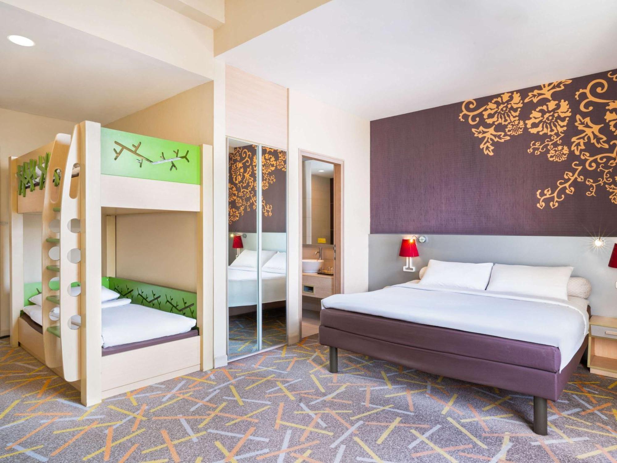 Ibis Styles Malang Hotel Екстериор снимка