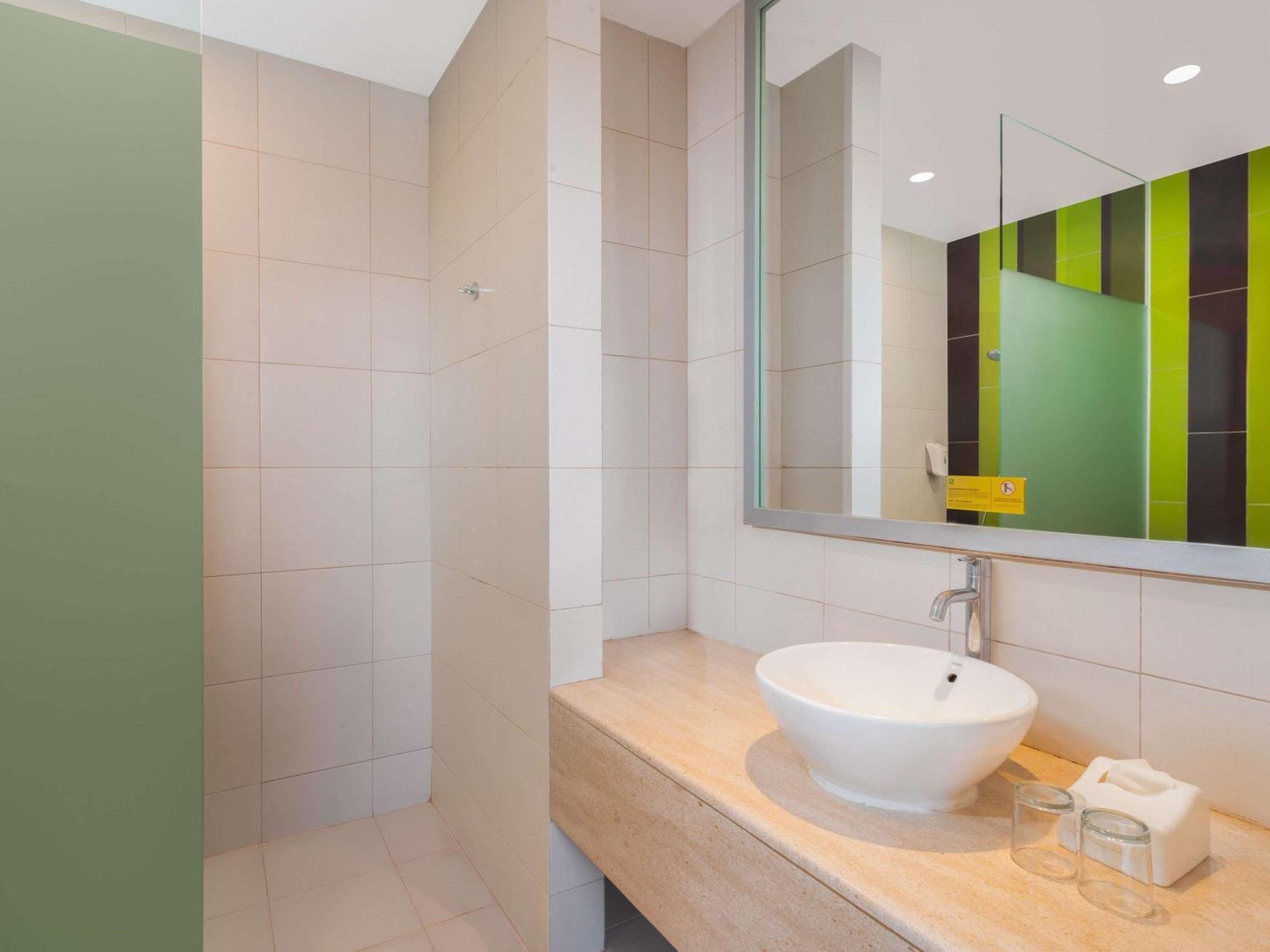 Ibis Styles Malang Hotel Екстериор снимка