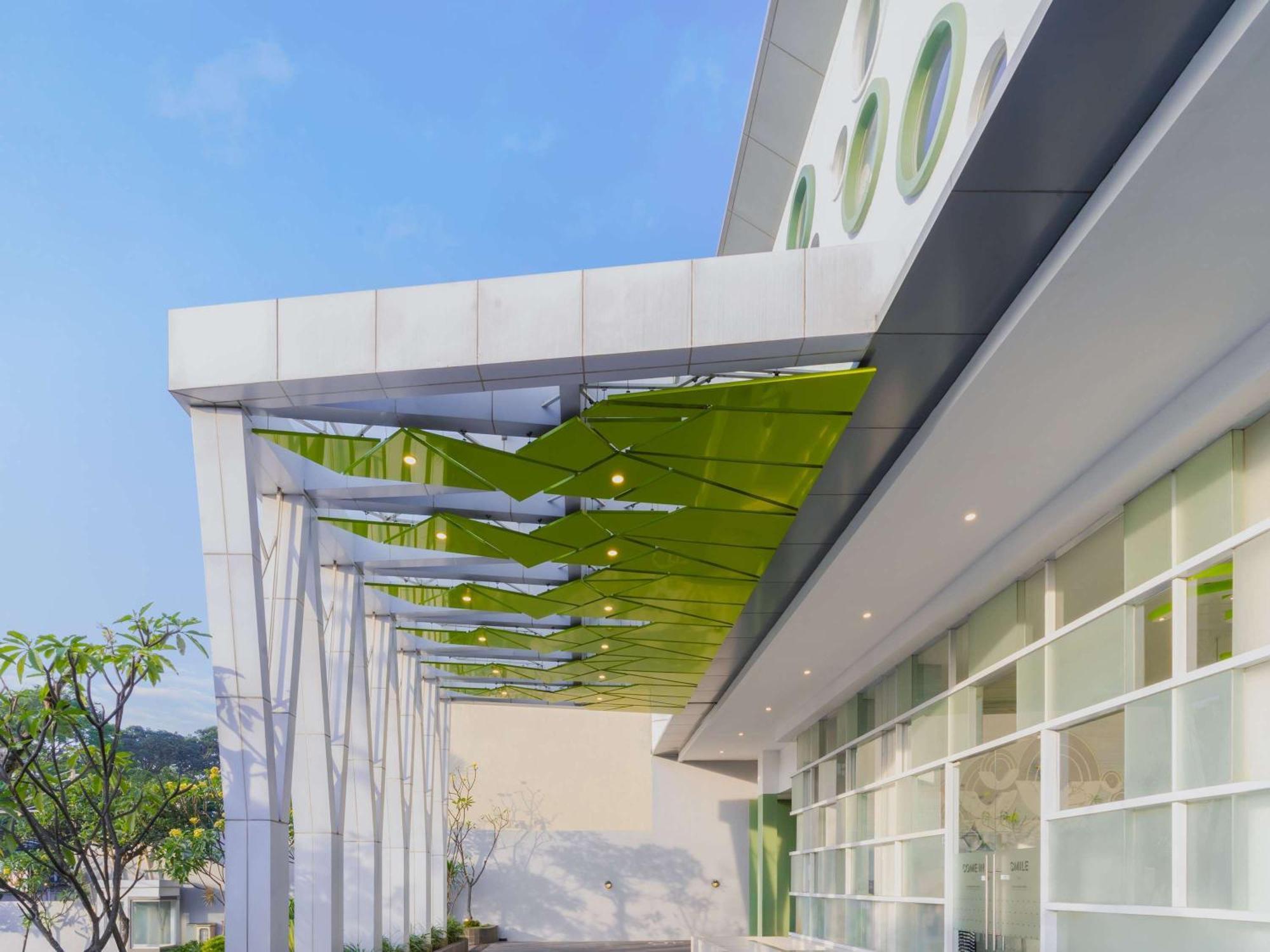 Ibis Styles Malang Hotel Екстериор снимка