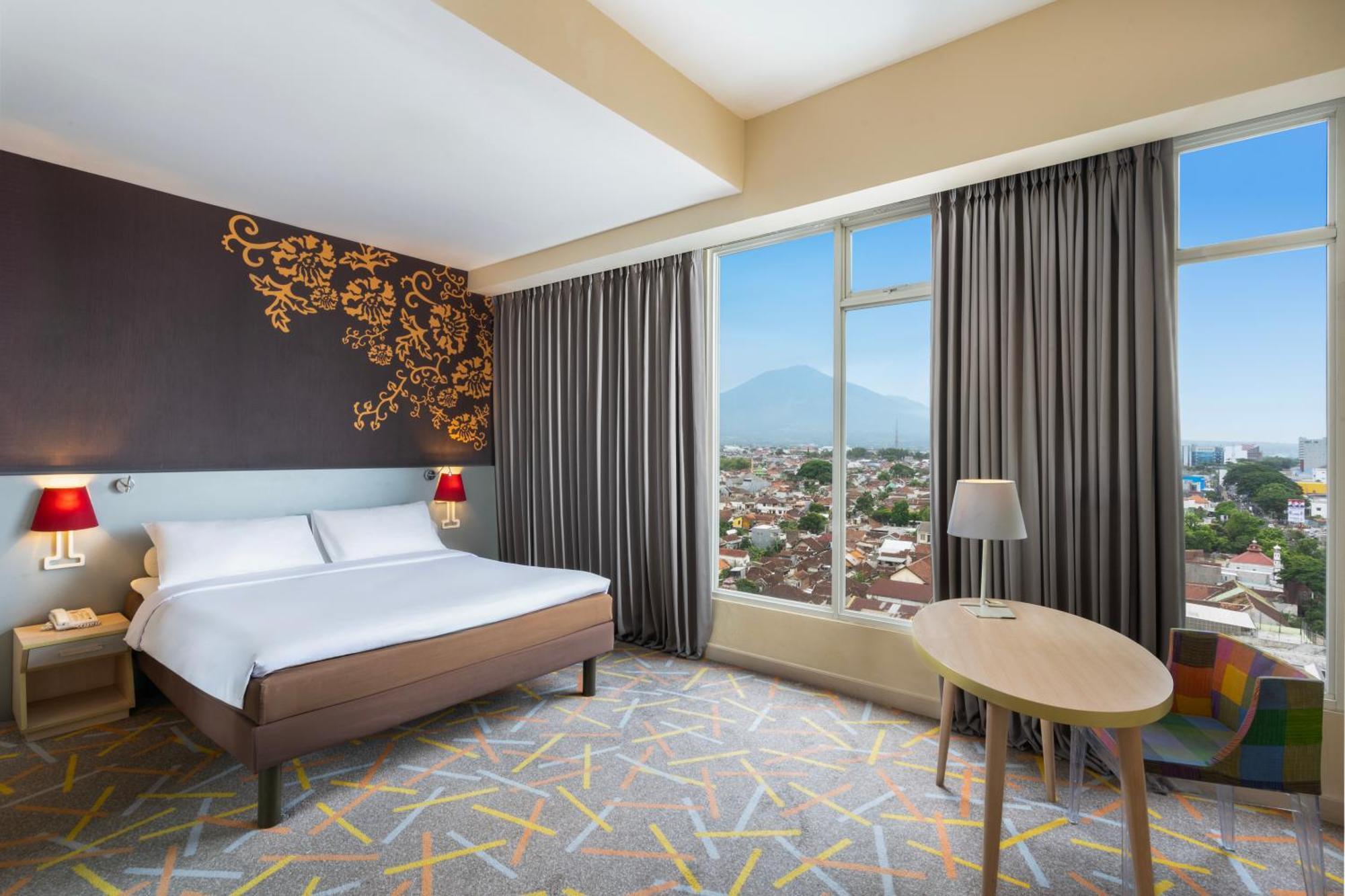 Ibis Styles Malang Hotel Екстериор снимка