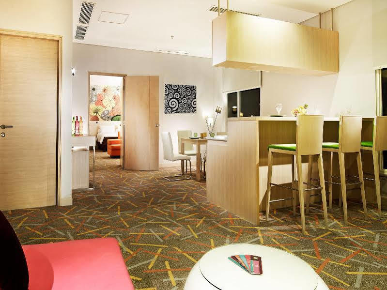 Ibis Styles Malang Hotel Екстериор снимка