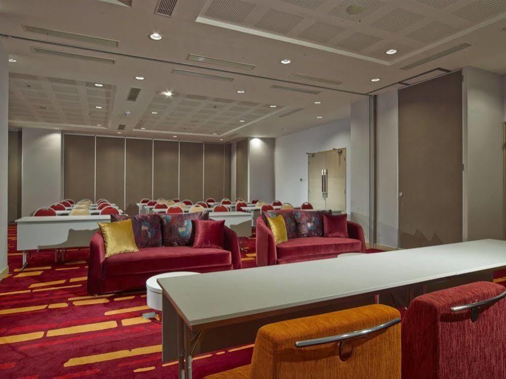 Ibis Styles Malang Hotel Екстериор снимка